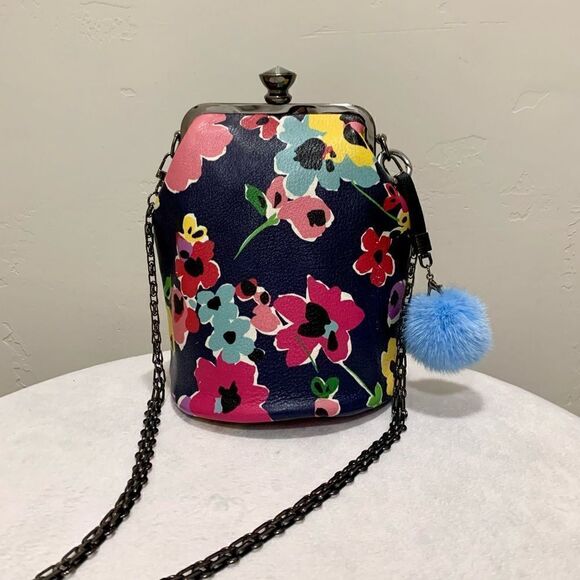 Handmade Genuine Leather Floral Print Push-lock Bucket Bag & Mink Fur Charm - Picture 3 of 16